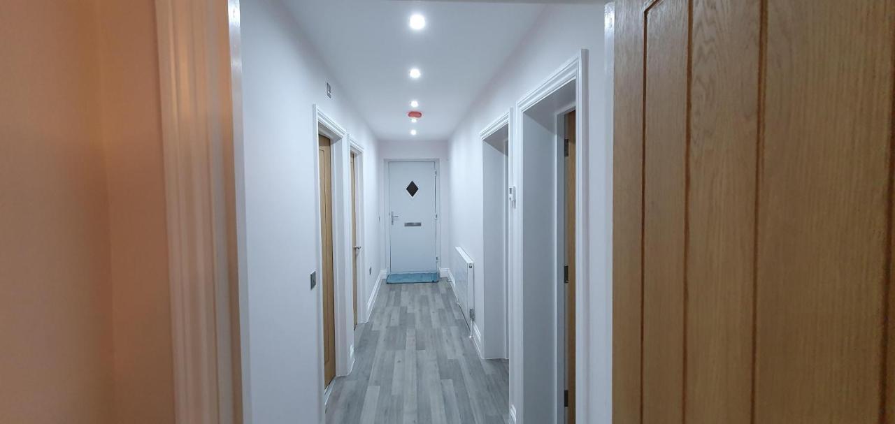 Garland Modern Spacious Apartment, Brentwood 1 Extérieur photo