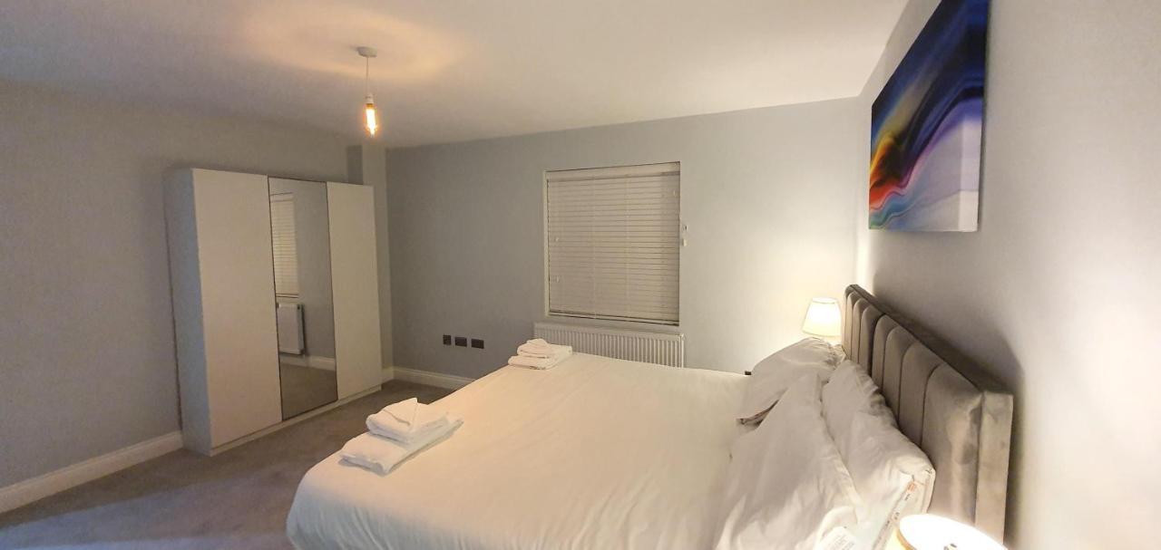 Garland Modern Spacious Apartment, Brentwood 1 Extérieur photo