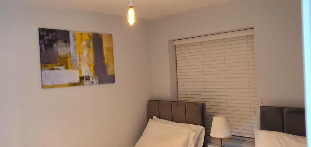 Garland Modern Spacious Apartment, Brentwood 1 Extérieur photo