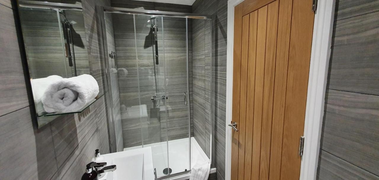 Garland Modern Spacious Apartment, Brentwood 1 Extérieur photo