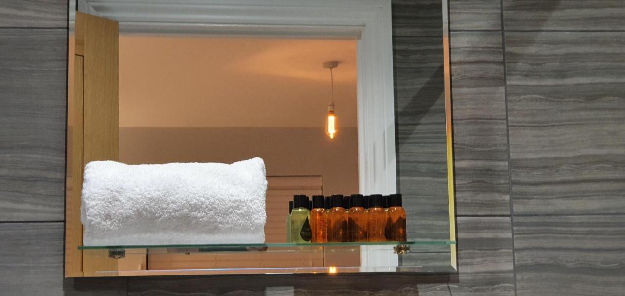 Garland Modern Spacious Apartment, Brentwood 1 Extérieur photo