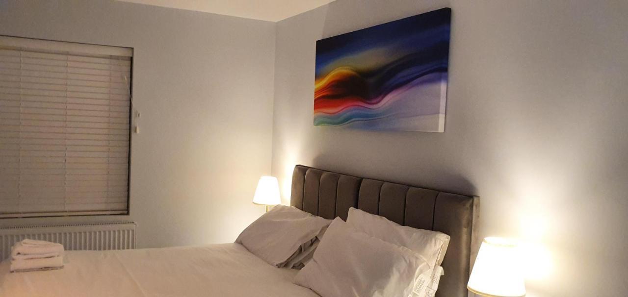 Garland Modern Spacious Apartment, Brentwood 1 Extérieur photo