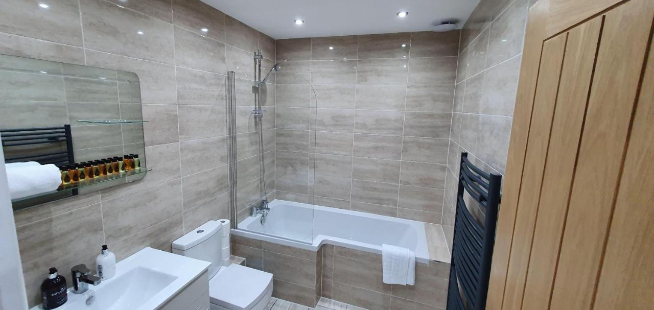 Garland Modern Spacious Apartment, Brentwood 1 Extérieur photo